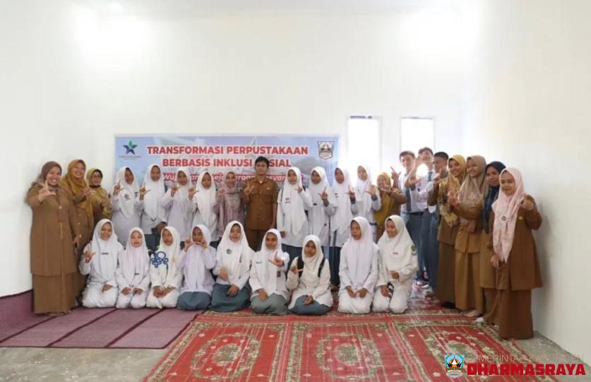 Pelaksanaan Kegiatan Transformasi Perpustakaan Berbasis Inklusi Sosial (TP-BIS) yang diikuti oleh siswa SMAN 1 Koto Baru, SMAN Unggul Dharmasraya dan SMKN 1 Koto Baru